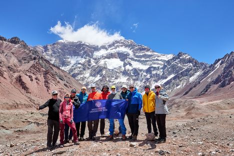 Defying Limits: Eight transplant recipients accompanied by medical team from Vienna, climb Aconcagua (6,961 meters), in Argentina – the highest peak in the Americas!